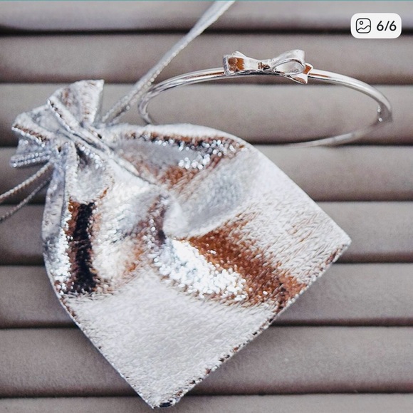 Kate Spade New York Love Notes Mini Bow Hinged Bangle Bracelet - Picture 6 of 6